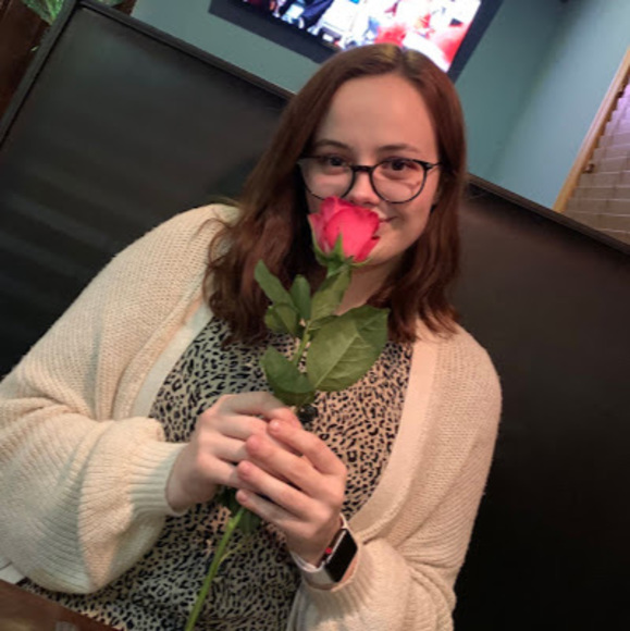 Meet your Posher, Nicole - Picture 1 of 1